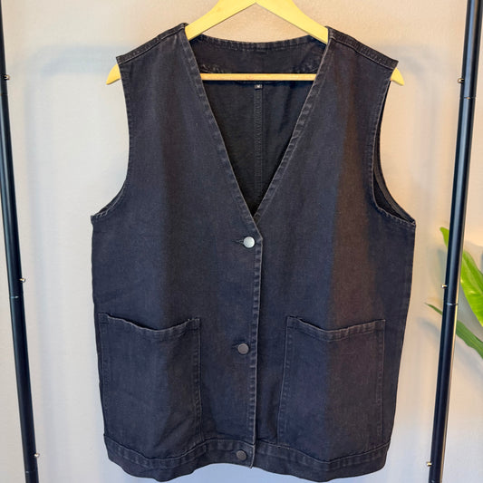 Faded Denim Button Up Pocket Vest | Black